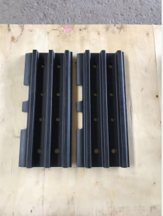 公路中设计水稳摊铺宽度8米,那么摊铺机应组装几米? 公路中设计水稳摊铺宽度8米,那么摊铺机应组装几米?